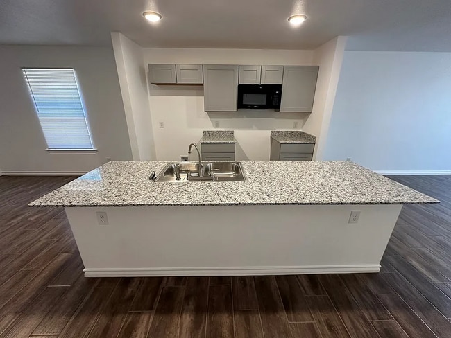 Foto del edificio - 3504 S County Road 1307 1/2