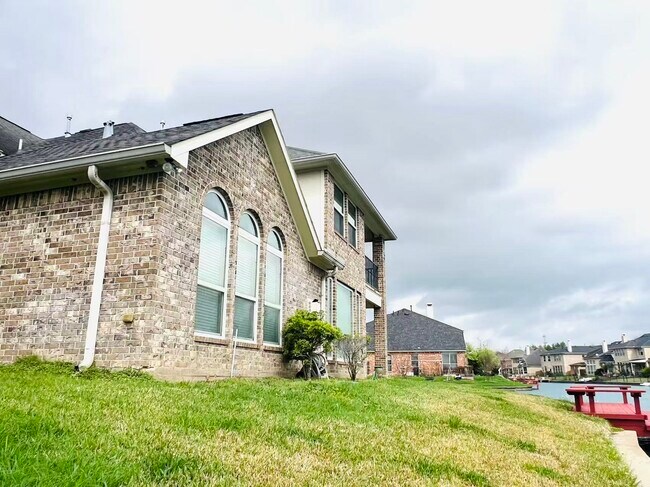 Foto del edificio - 14303 Tasmania Ct