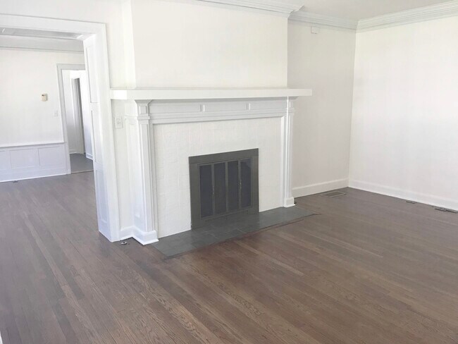 Living room - 3641 Campbell St