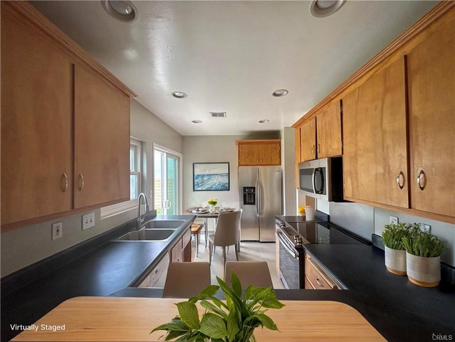 Building Photo - Adorable Single Story, Single Family Home ...