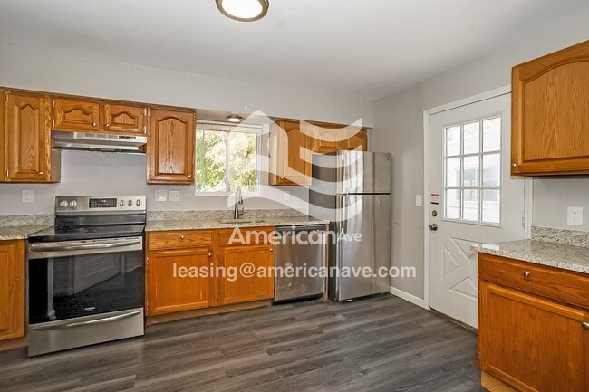 Building Photo - 17055 Lincoln Ave