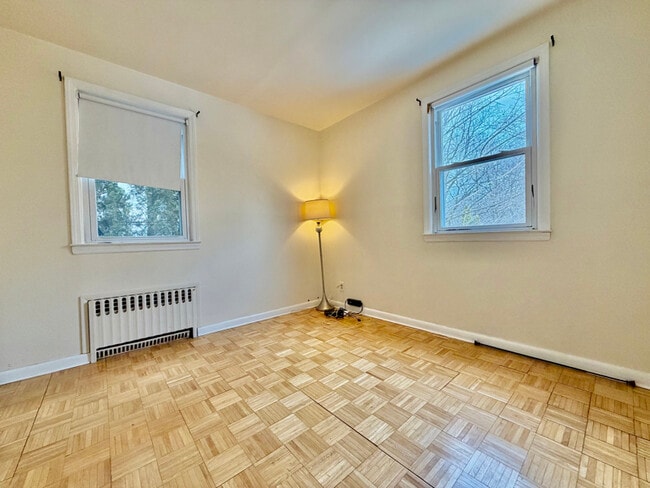 Building Photo - 187 Rockne Rd