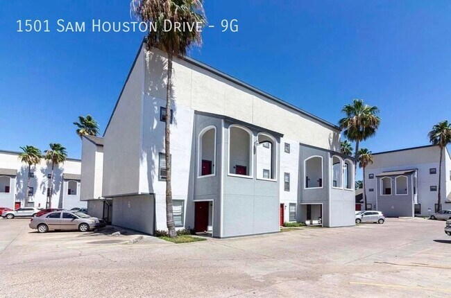 Building Photo - REDUCED Rate