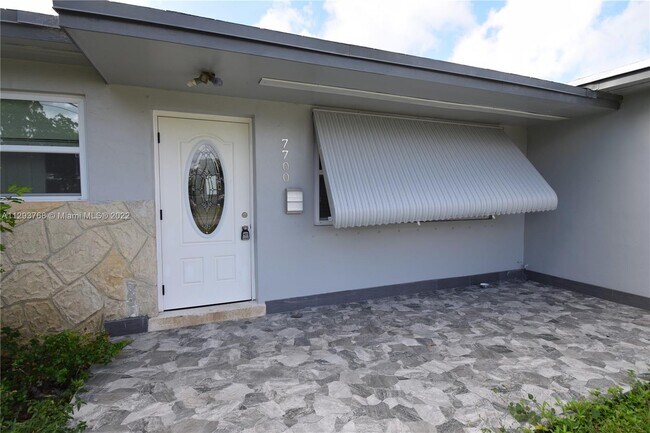 Foto del edificio - 7700 Johnson St