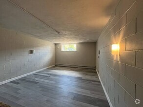 Building Photo - 401 Elmwood Dr