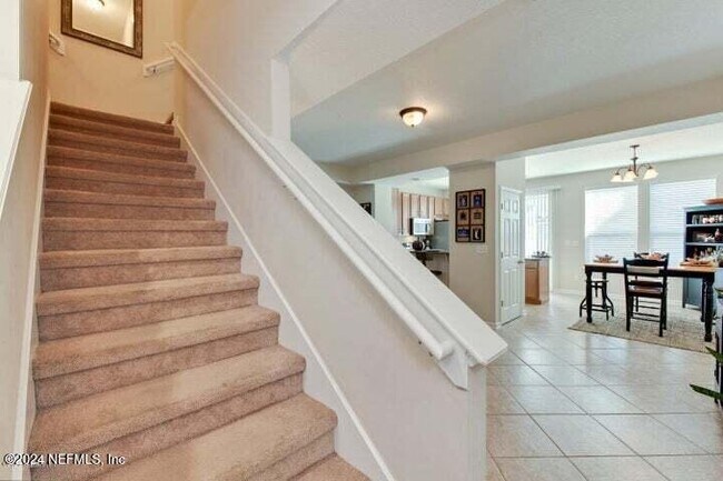 Foto del edificio - 619 Grover Ln