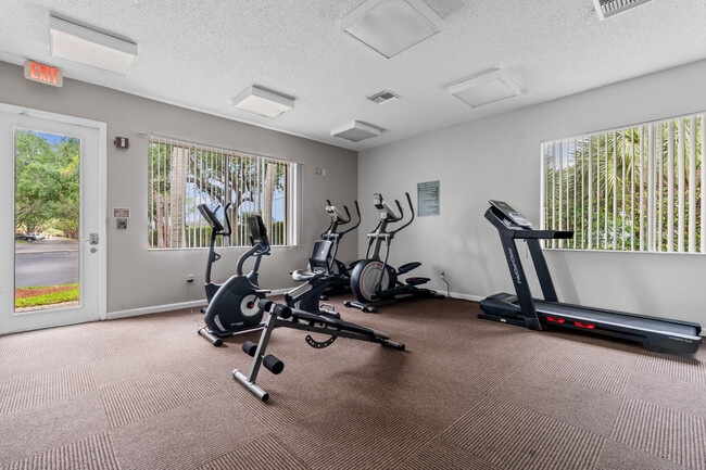 Foto del edificio - Palm Springs Apartments