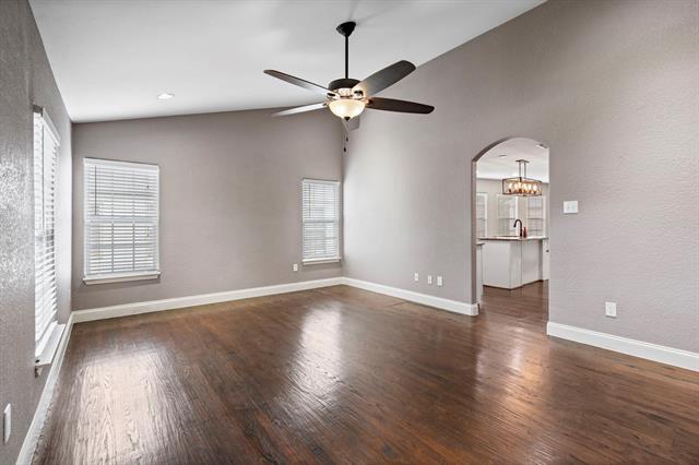 Building Photo - 8406 Lakemont Dr