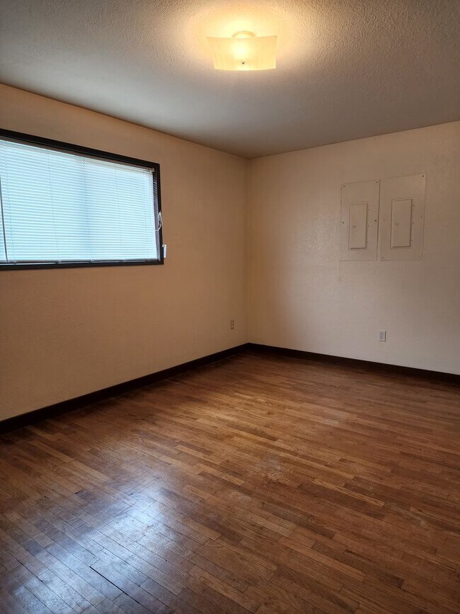 Foto del edificio - 6117 Community Pl SW