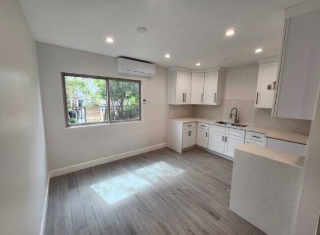 Building Photo - 10845 White St