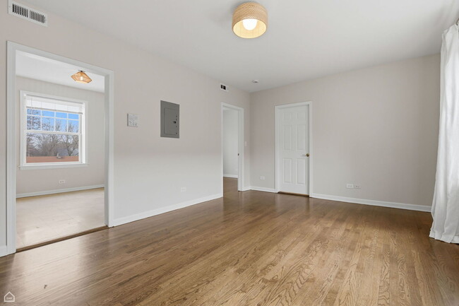 Building Photo - 7318 N Honore St