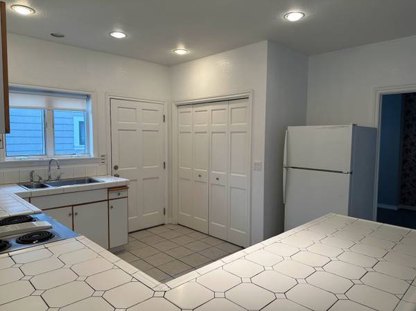Building Photo - 70 3rd St