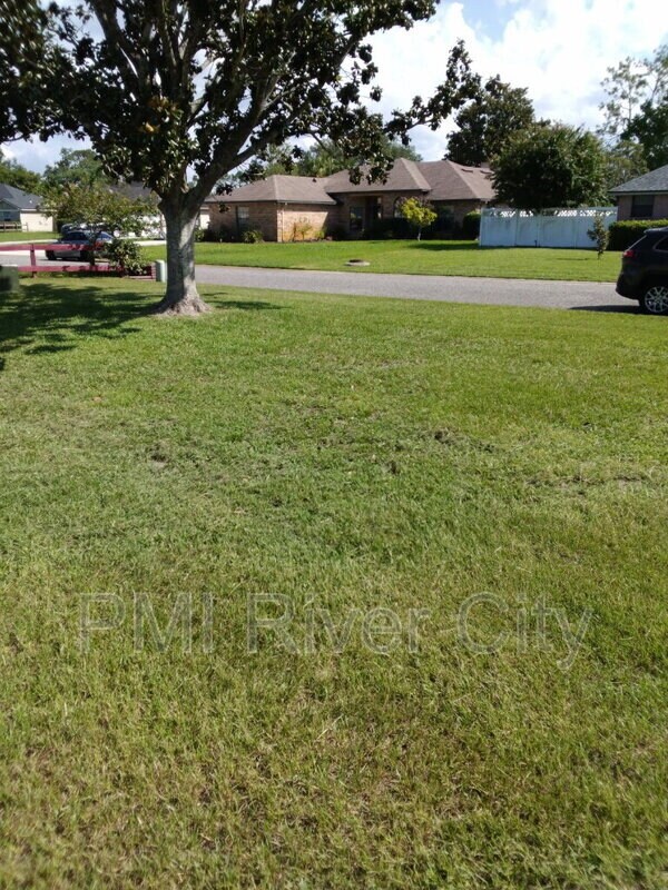 Foto del edificio - 2320 Locustwood Ct