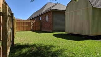 Building Photo - 742 Red Pine Dr