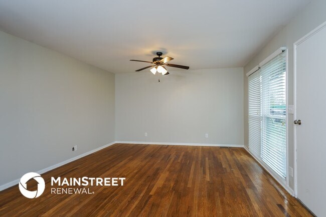 Building Photo - 634 Overdale Dr