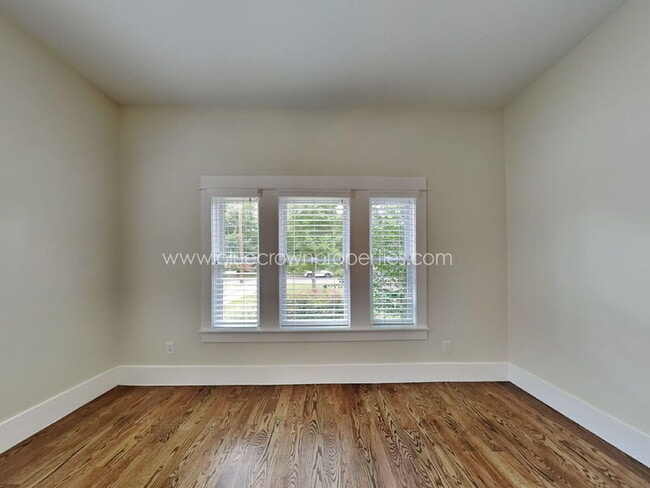 Building Photo - 5536 Tremont St