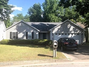Building Photo - 146 Monterey Cir
