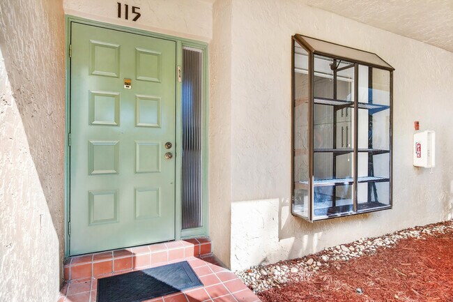 Foto del edificio - 5021 Oakhill Ln