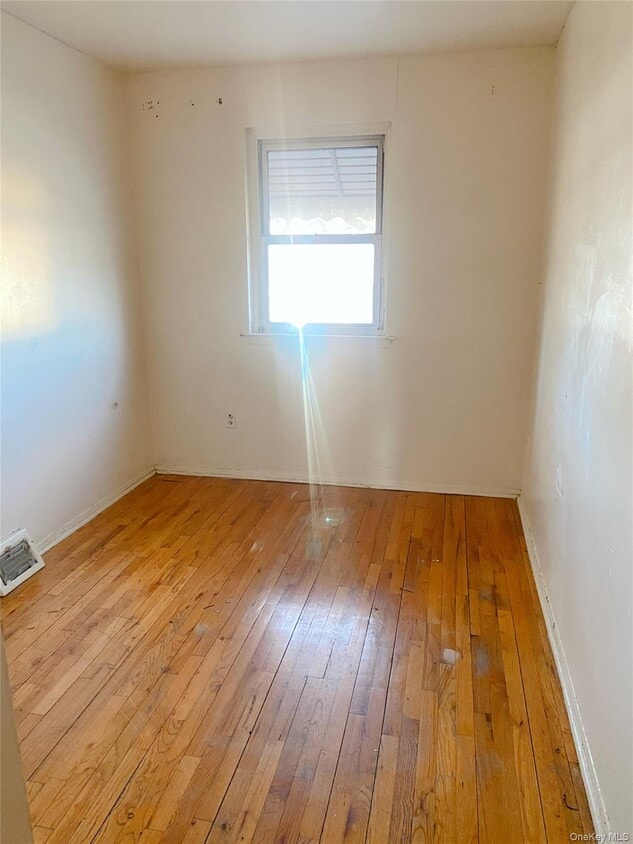 Building Photo - 1958 Burke Ave