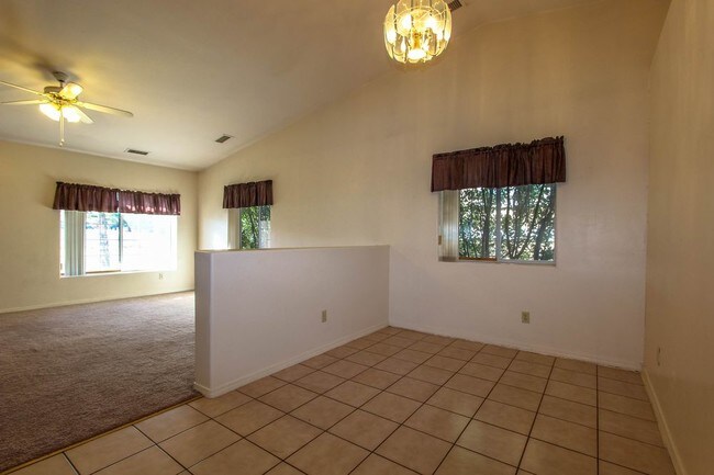 Building Photo - Duplex with 1-car Garage
