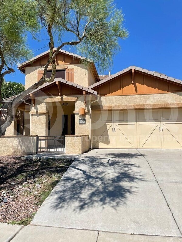 Building Photo - 1274 W Varese Way