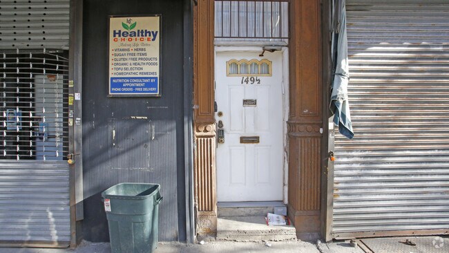 Foto del edificio - 149 1/2 Division Ave