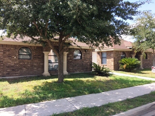 Building Photo - 1806 S Linden St