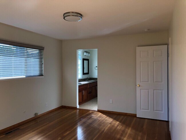 Building Photo - 4876 Springdale Dr