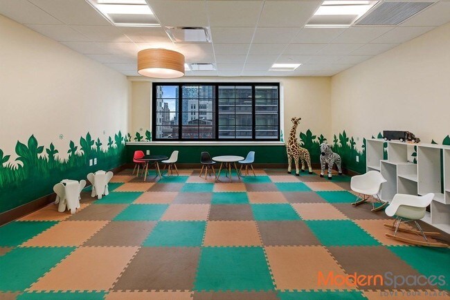 Foto del edificio - 2721 44th Dr