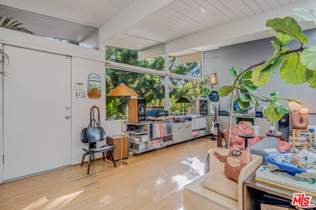 Foto del edificio - 7979 W Willow Glen Rd