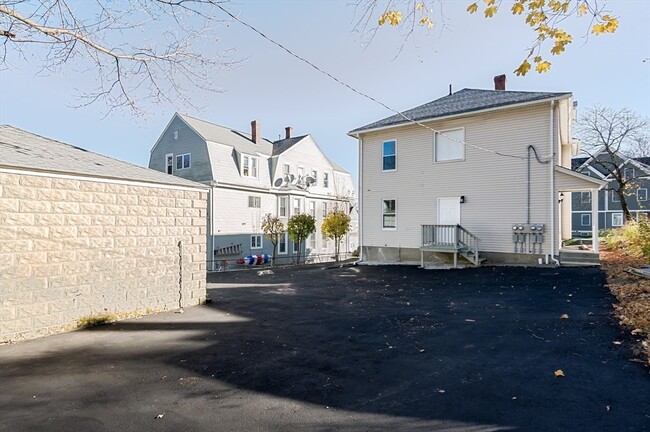 Building Photo - 24 Ferdinand St