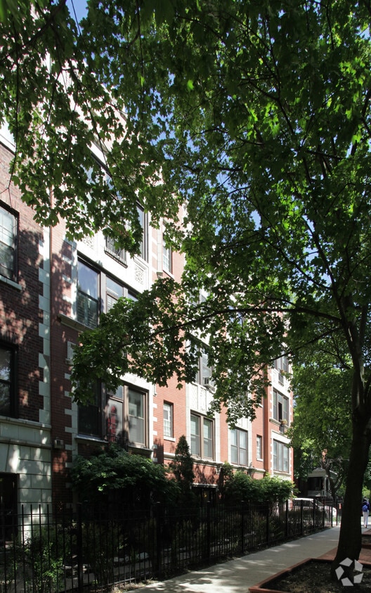 Building Photo - 5135 S Kenwood Ave
