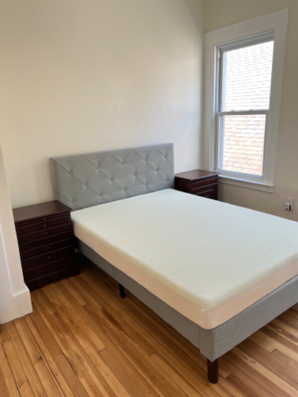 Foto del edificio - 681 Winchester Ave