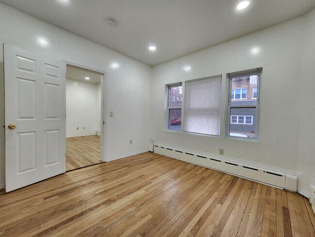 Building Photo - 497 Avenue A