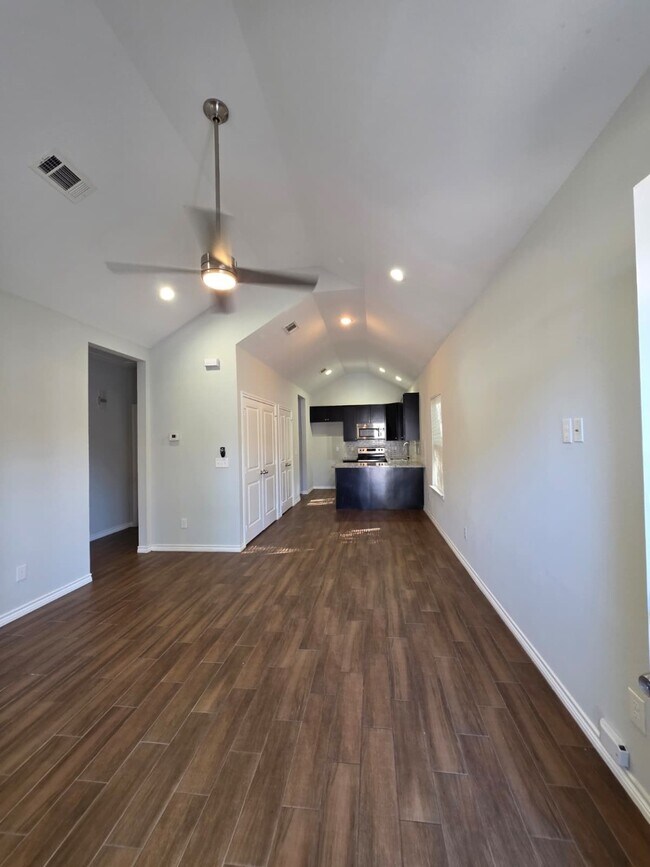 Foto del edificio - 16338 Eastchase St