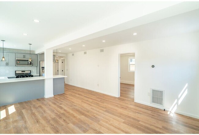 Foto del edificio - 3412 Bellevue Ave