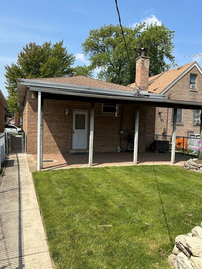 Foto del edificio - 5725 S Newland Ave
