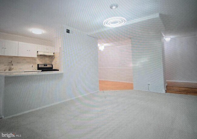 Foto del edificio - 11210 Cherry Hill Rd