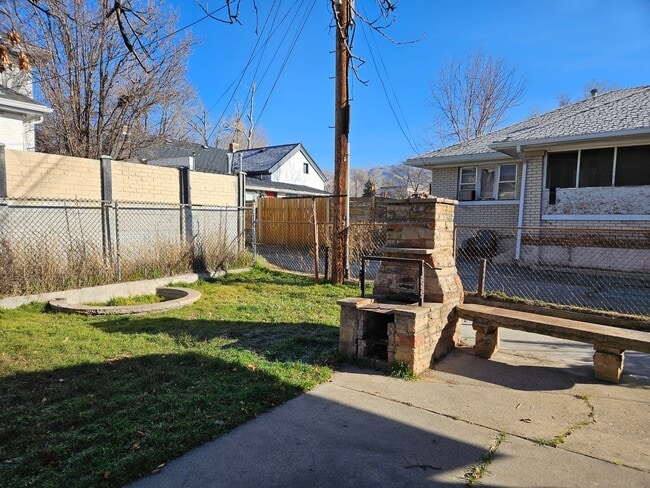 Foto del edificio - 316-317 S Vincent Ct