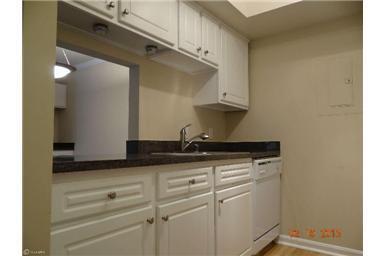 Foto del edificio - 2BD/2BA Condo in Flower Hill - near Shady Grove METRO!