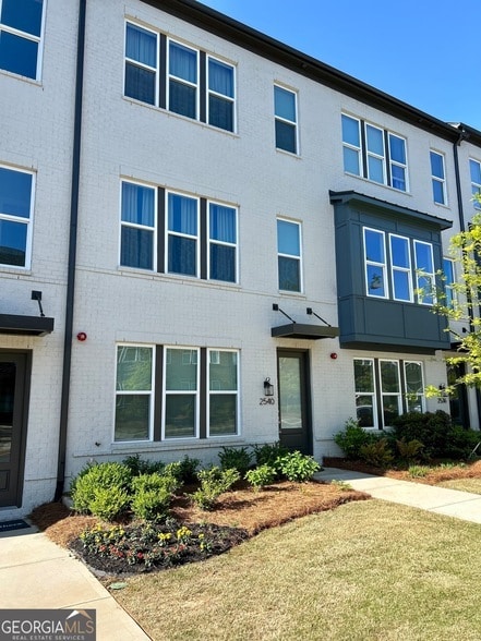 Foto del edificio - 2540 Mountain Ash Ln