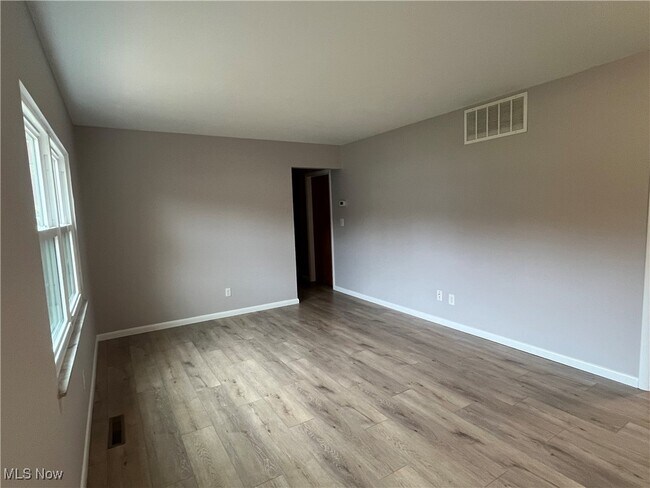 Foto del edificio - 1766 Green Rd