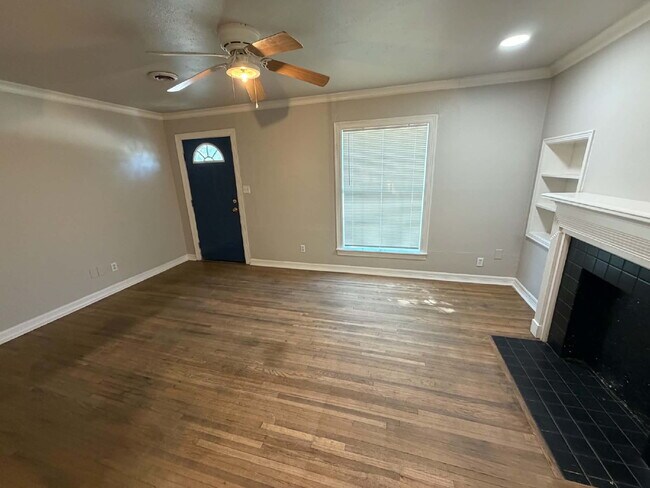 Foto del edificio - 3 Bed, 1 Bath, 2 Car Garage on Corner Lot in Midtown