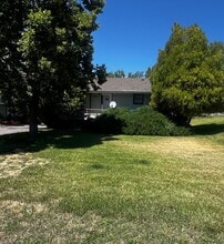 Building Photo - 920 Shores Rd