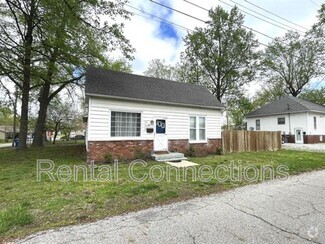 Building Photo - 1002 E College St