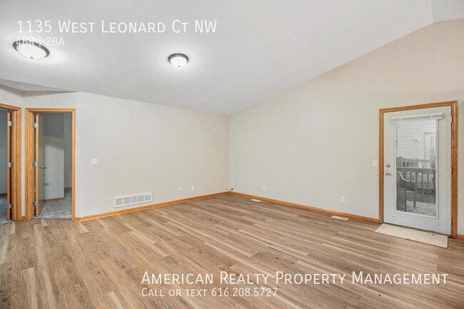 Building Photo - 1135 W Leonard Ct