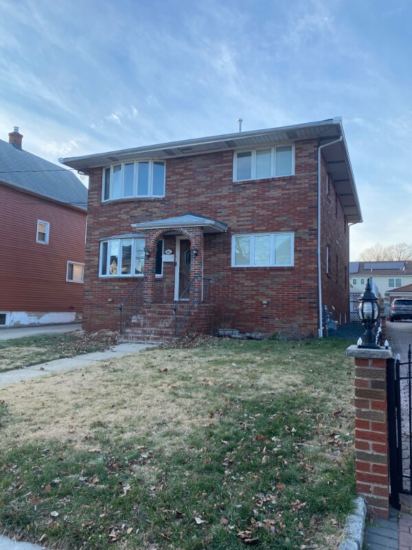 307 Hussa St Unit 2, Linden, NJ 07036 Room for Rent in Linden, NJ