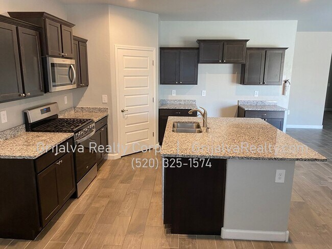 Foto del edificio - Newer 4 BR Home in Sahuarita for Rent **MOVE-IN SPECIAL**  (Sahuarita Rd/La Canada)