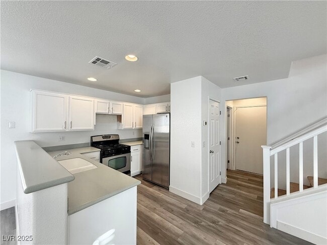 Building Photo - 10596 Corte Sierra St