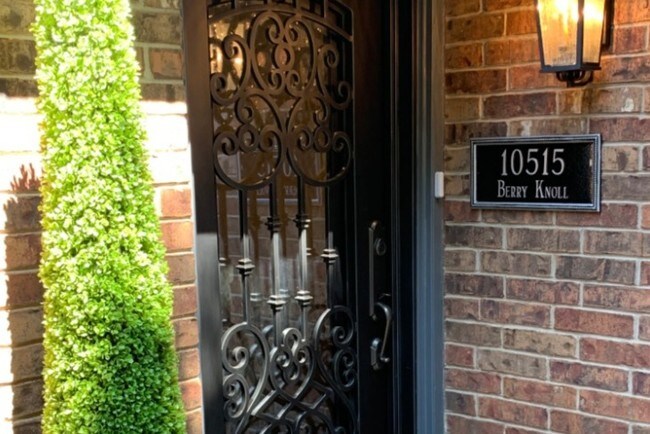 Foto del edificio - 10515 Berry Knoll Dr